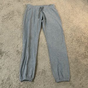 Great condition Lulu joggers! Women’s size 6